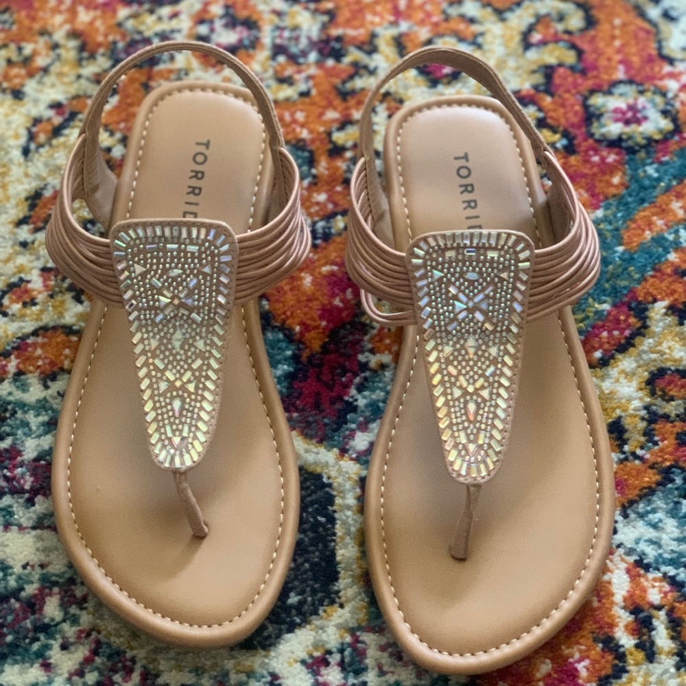 Torrid women’s Rhinestone Sandal Size 8 WW NWOT